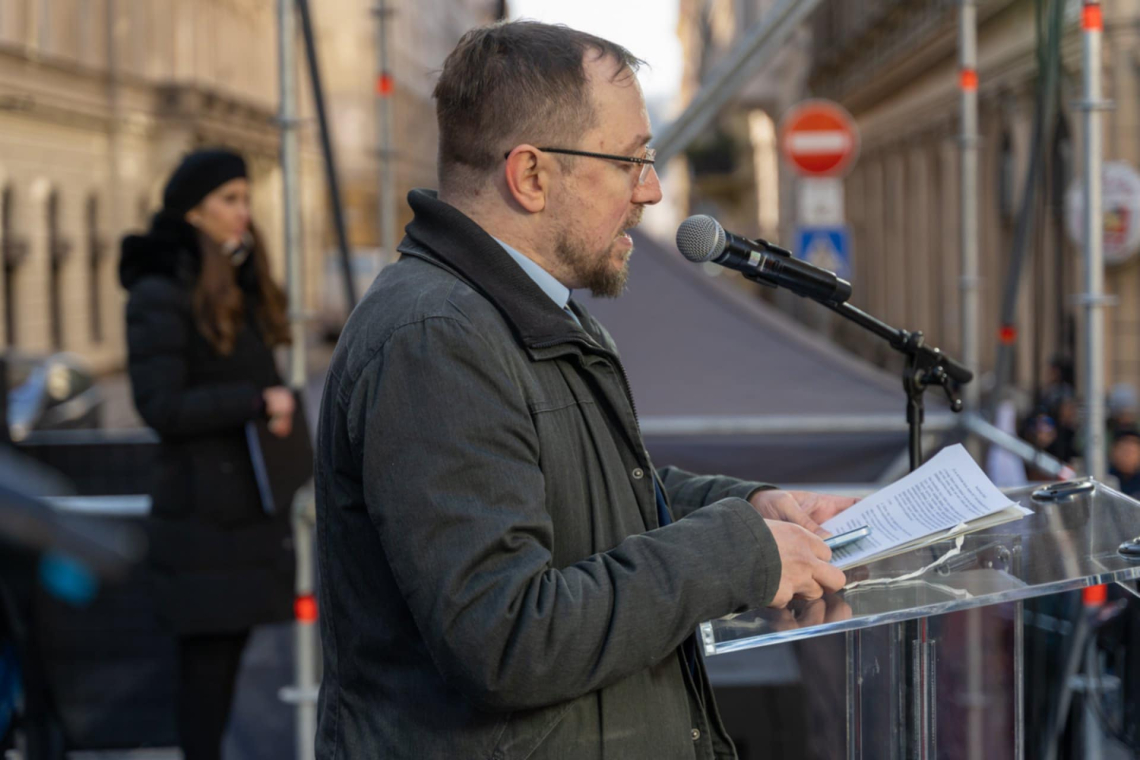 "Ki az, aki bírónak látszik, de mégsem bíró?" - Dr. Tóth László beszéde 